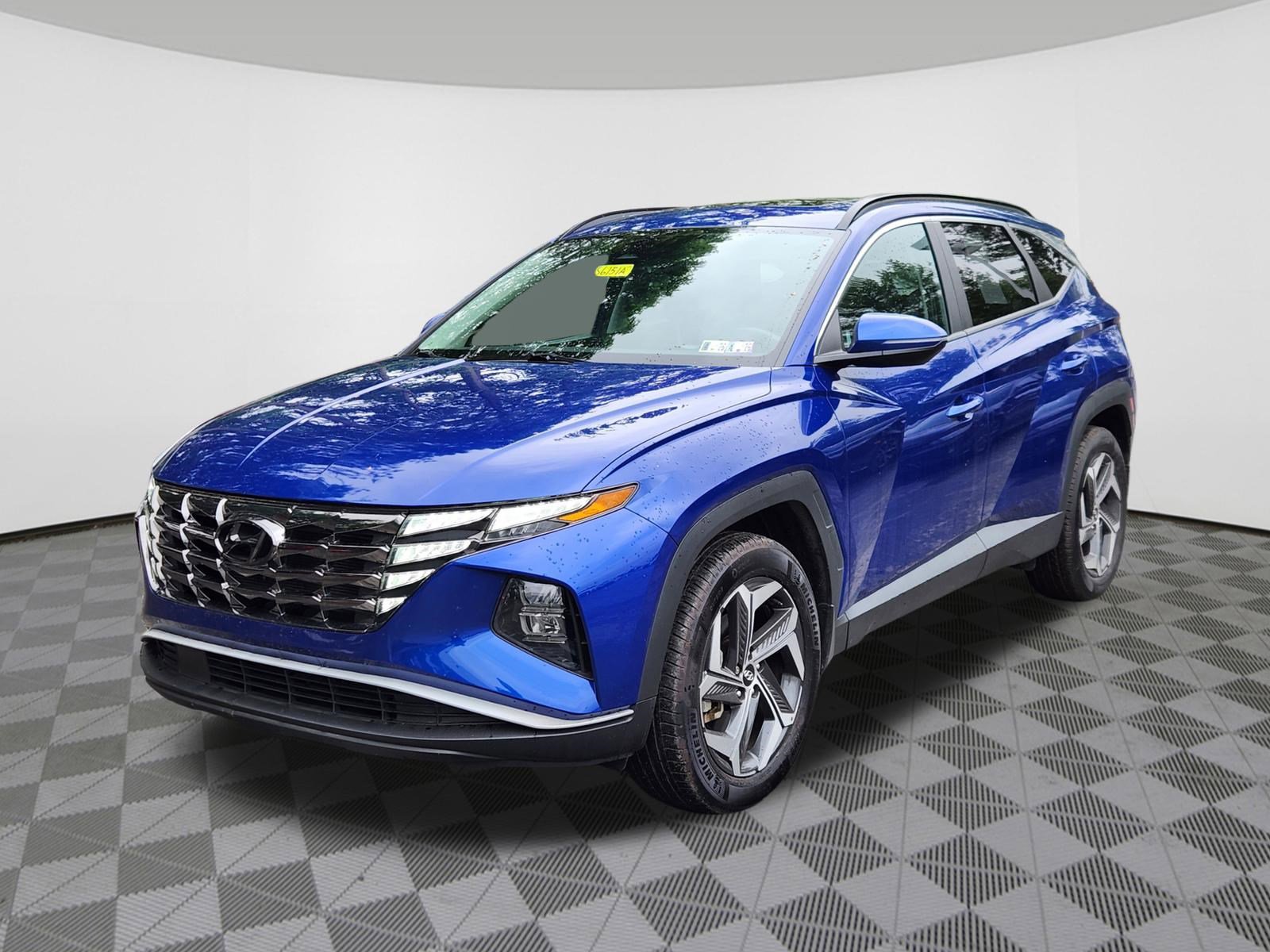 Used 2022 Hyundai Tucson SEL w/ Convenience + Premium Package AWD/4WD image 2