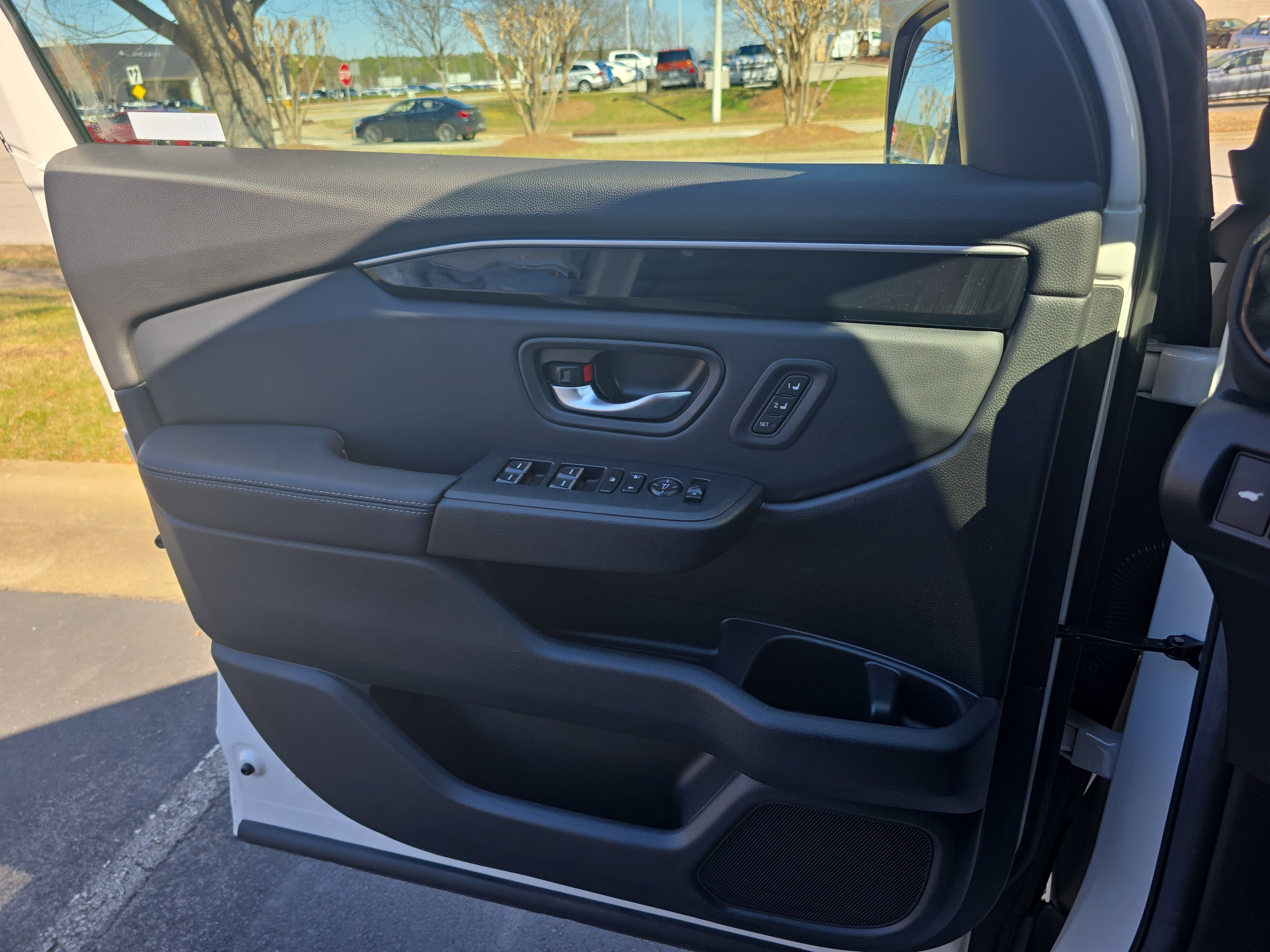 Used 2025 Honda Pilot EX-L image 28