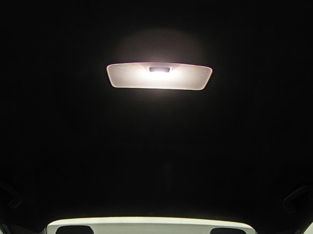 Used 2025 Toyota Corolla SE FWD image 17