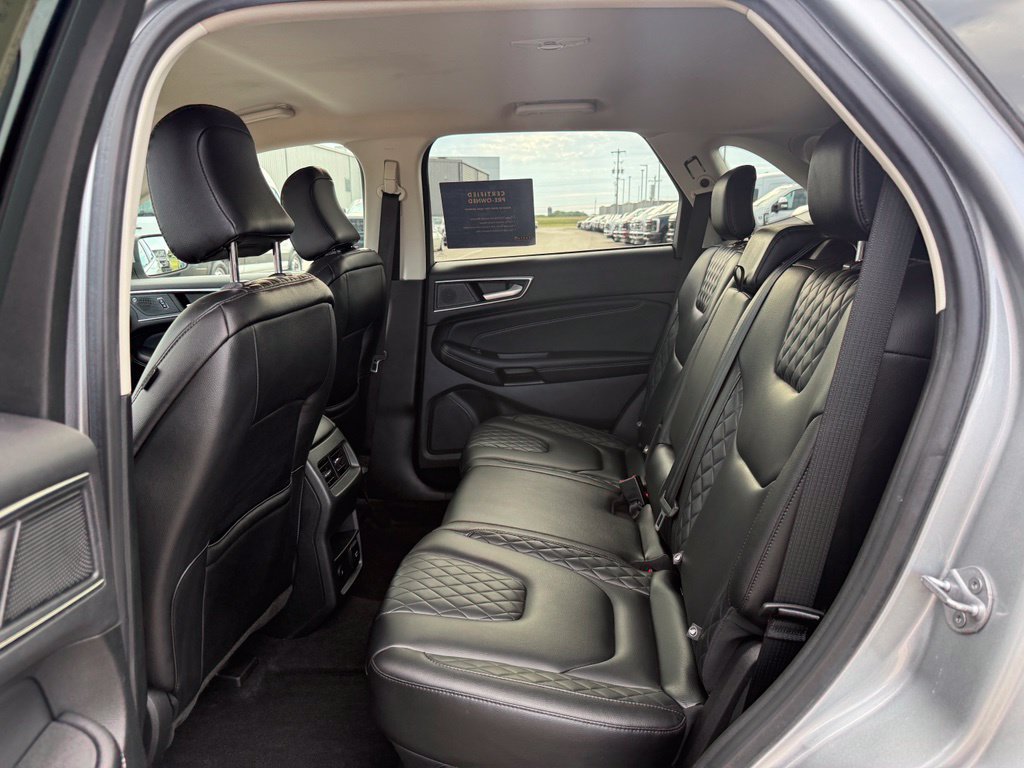 Used 2023 Ford Edge Titanium AWD/4WD image 9