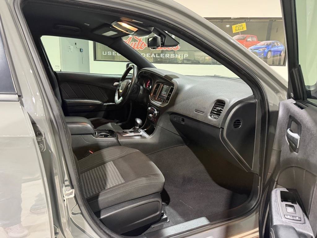 Used 2023 Dodge Charger SXT w/ Blacktop Package AWD/4WD image 15