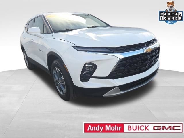 Used 2025 Chevrolet Blazer LT FWD image 3