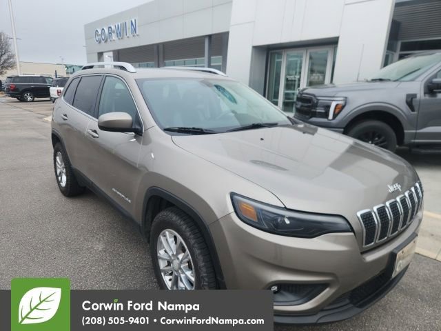 Used 2019 Jeep Cherokee Latitude w/ Cold Weather Group image 3