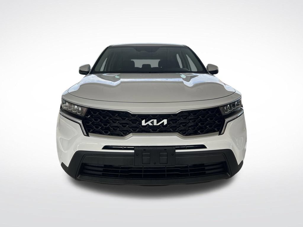 Certified 2022 Kia Sorento LX FWD image 2