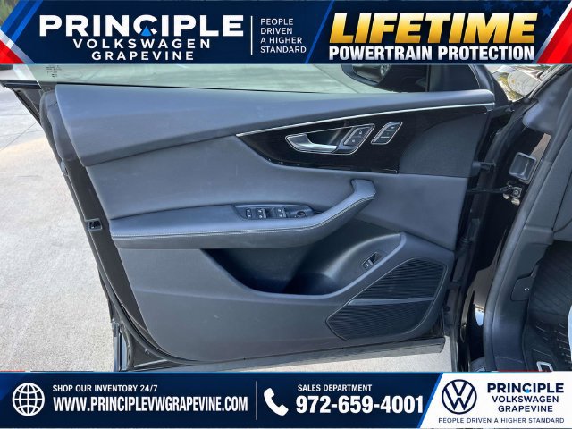 Used 2023 Audi Q8 Prestige w/ Prestige Package AWD/4WD image 10