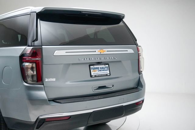 Used 2024 Chevrolet Suburban LT image 4