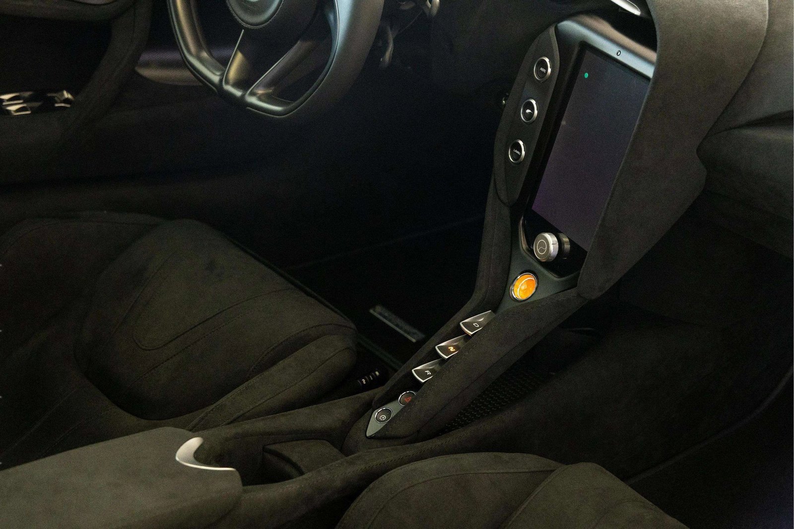 New 2025 McLaren 750S image 39