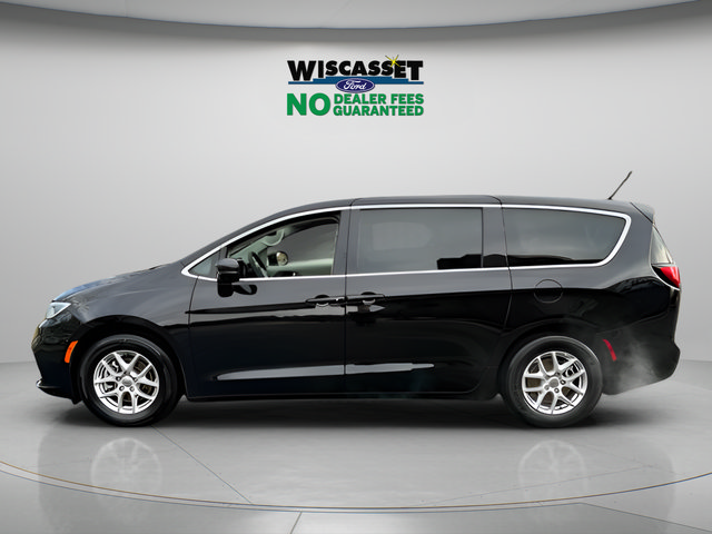 Used 2024 Chrysler Pacifica Touring-L FWD video 2