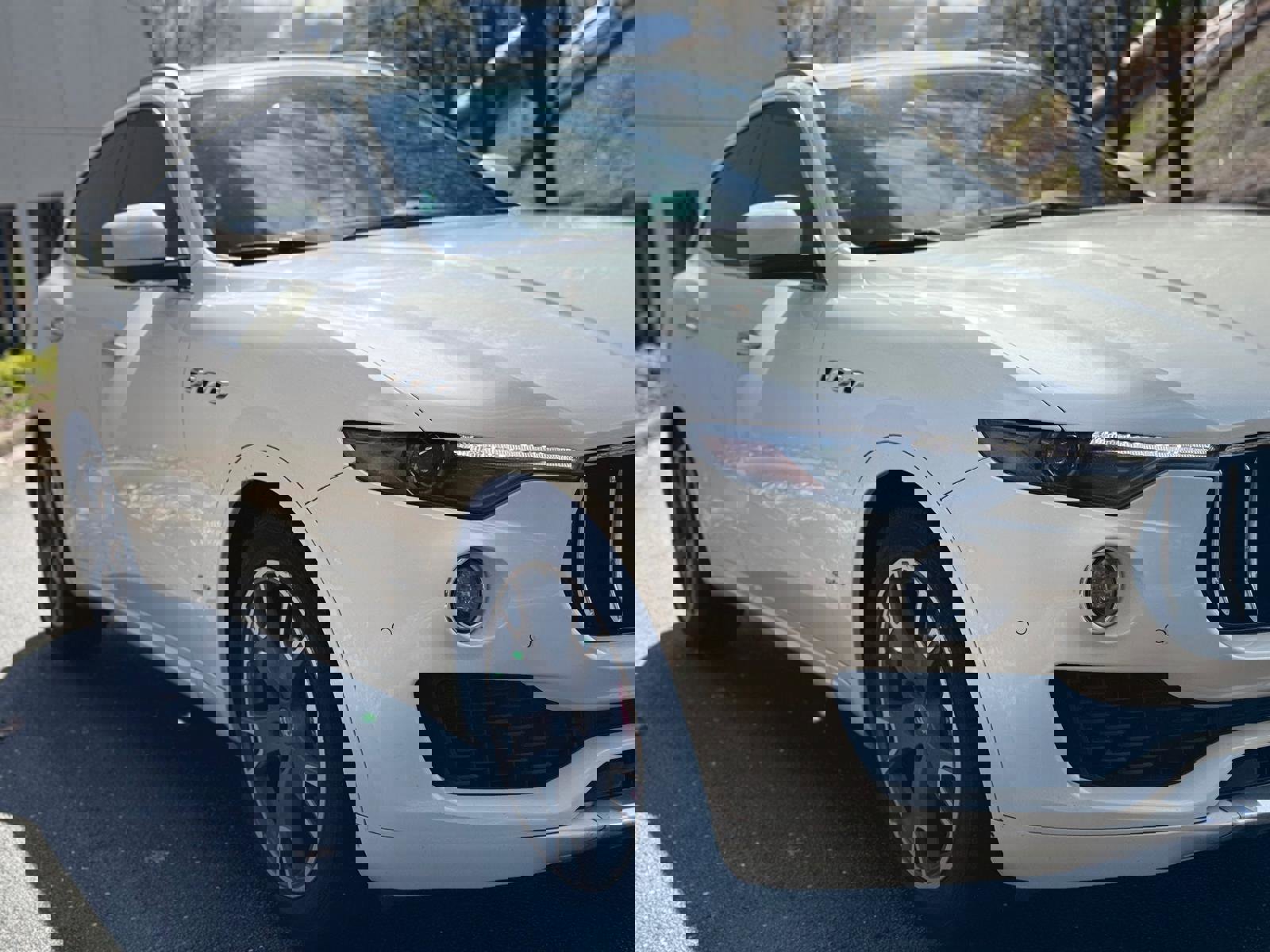 Used 2018 Maserati Levante GranLusso image 11