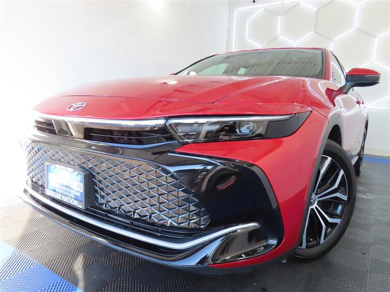 Used 2024 Toyota Crown XLE image 1