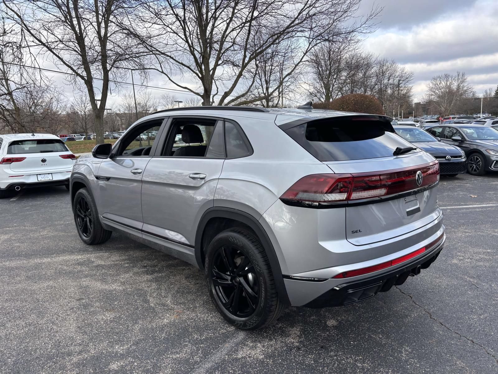 New 2026 Volkswagen Atlas Cross Sport SEL R-Line AWD/4WD image 5