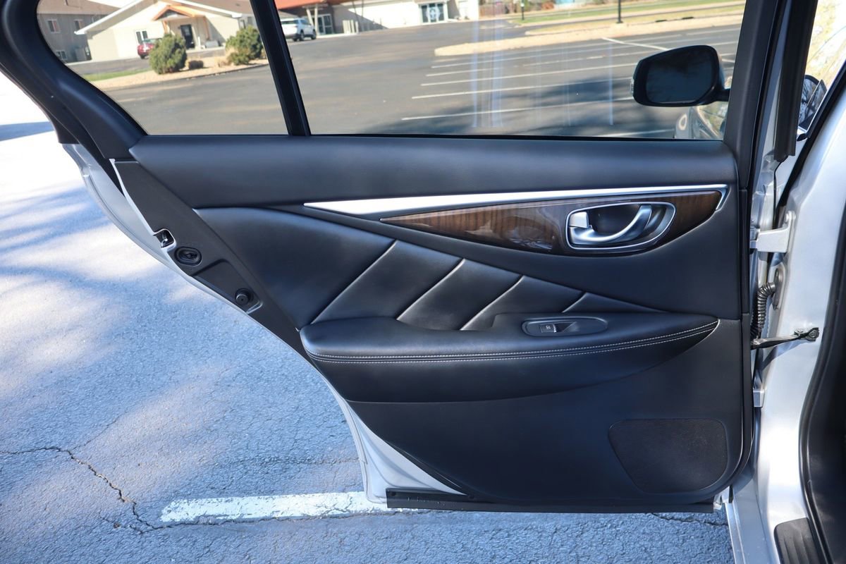 Used 2018 INFINITI Q50 Luxe w/ Essential Package (3.0T Luxe) image 24