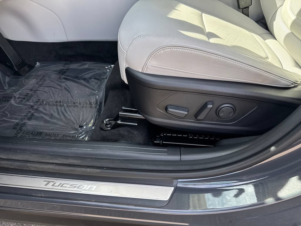 Certified 2026 Hyundai Tucson Limited AWD/4WD image 21