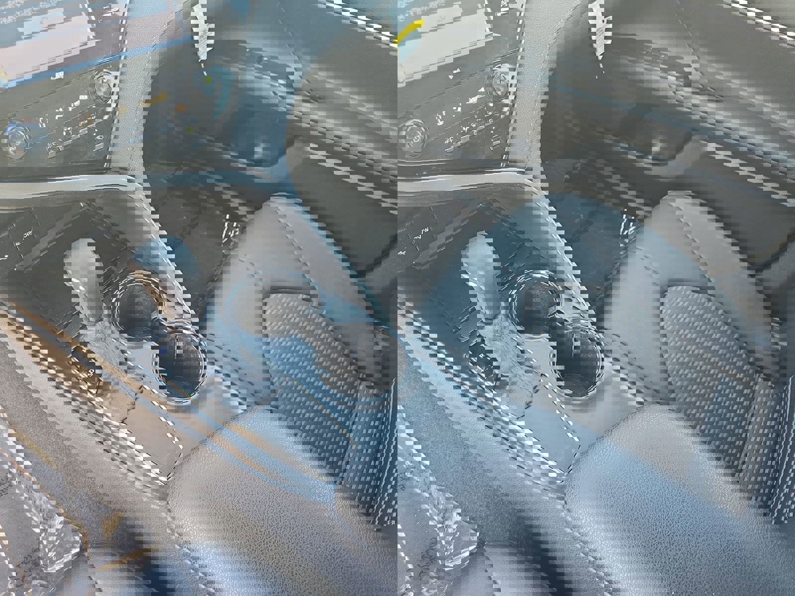 Used 2020 Toyota Camry SE FWD image 27