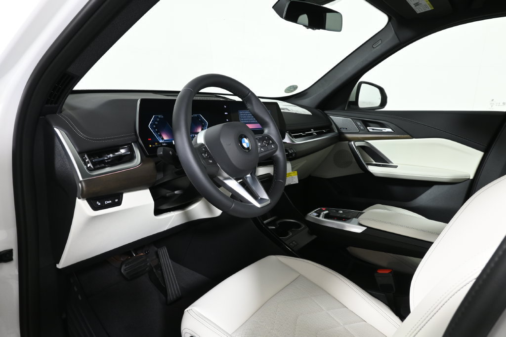 New 2027 BMW X1 xDrive28i AWD/4WD image 15