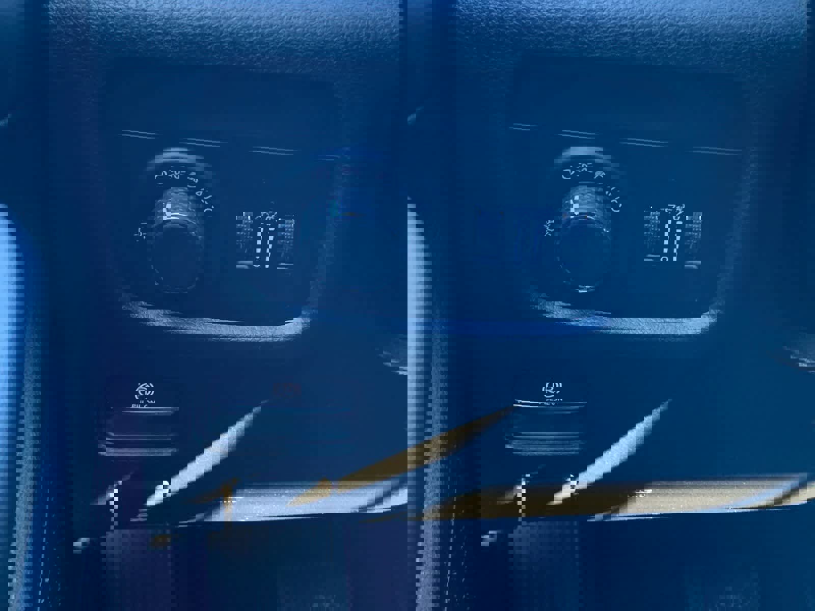 Used 2023 Jeep Grand Cherokee Altitude image 22