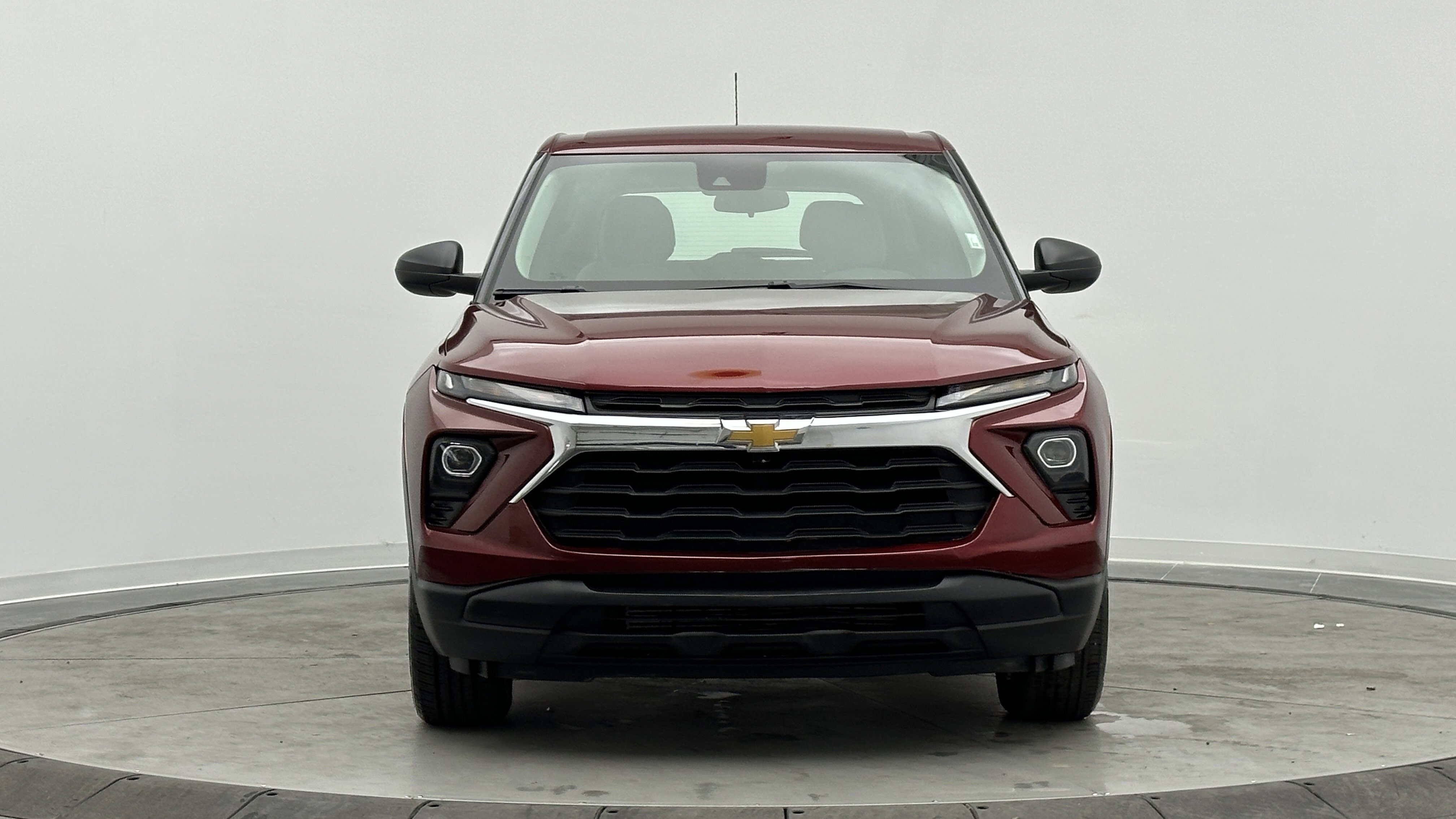 Used 2025 Chevrolet TrailBlazer LS image 2
