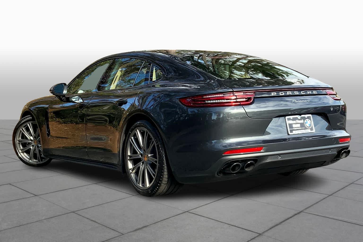 Used 2018 Porsche Panamera RWD image 12