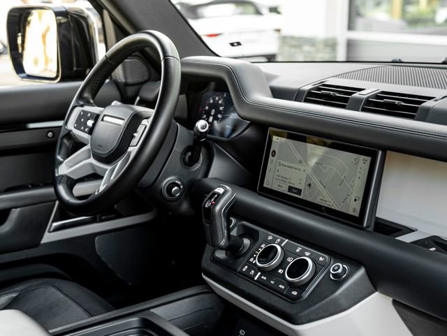 Used 2021 Land Rover Defender 110 X-Dynamic HSE AWD/4WD image 35