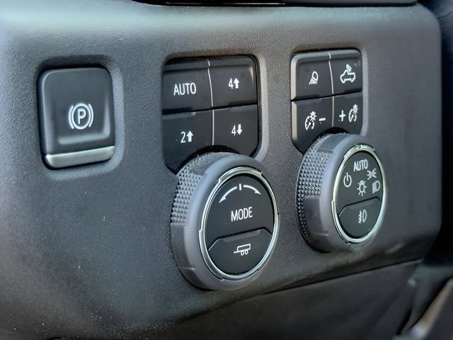 Used 2024 Chevrolet Silverado 2500 High Country w/ High Country Premium Package AWD/4WD image 24