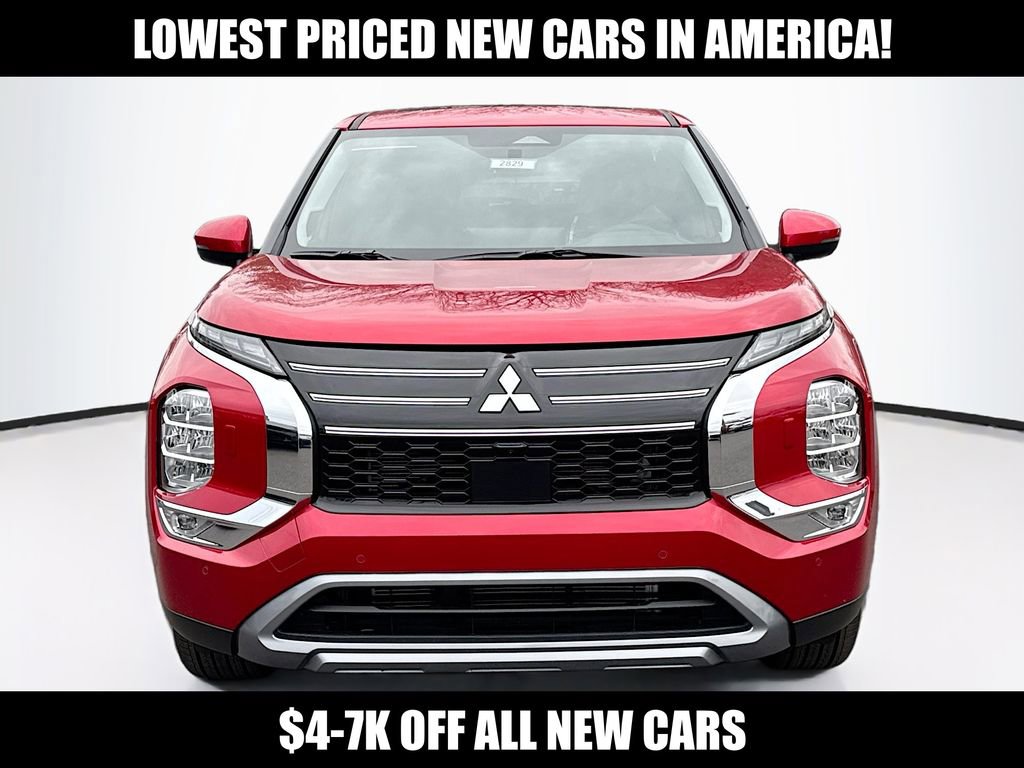 New 2025 Mitsubishi Outlander SE image 2