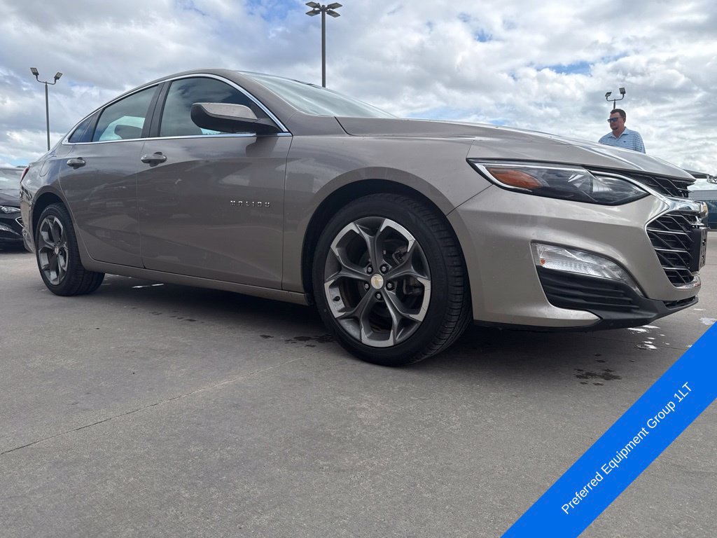 Used 2023 Chevrolet Malibu LT w/ Driver Confidence Package FWD image 2