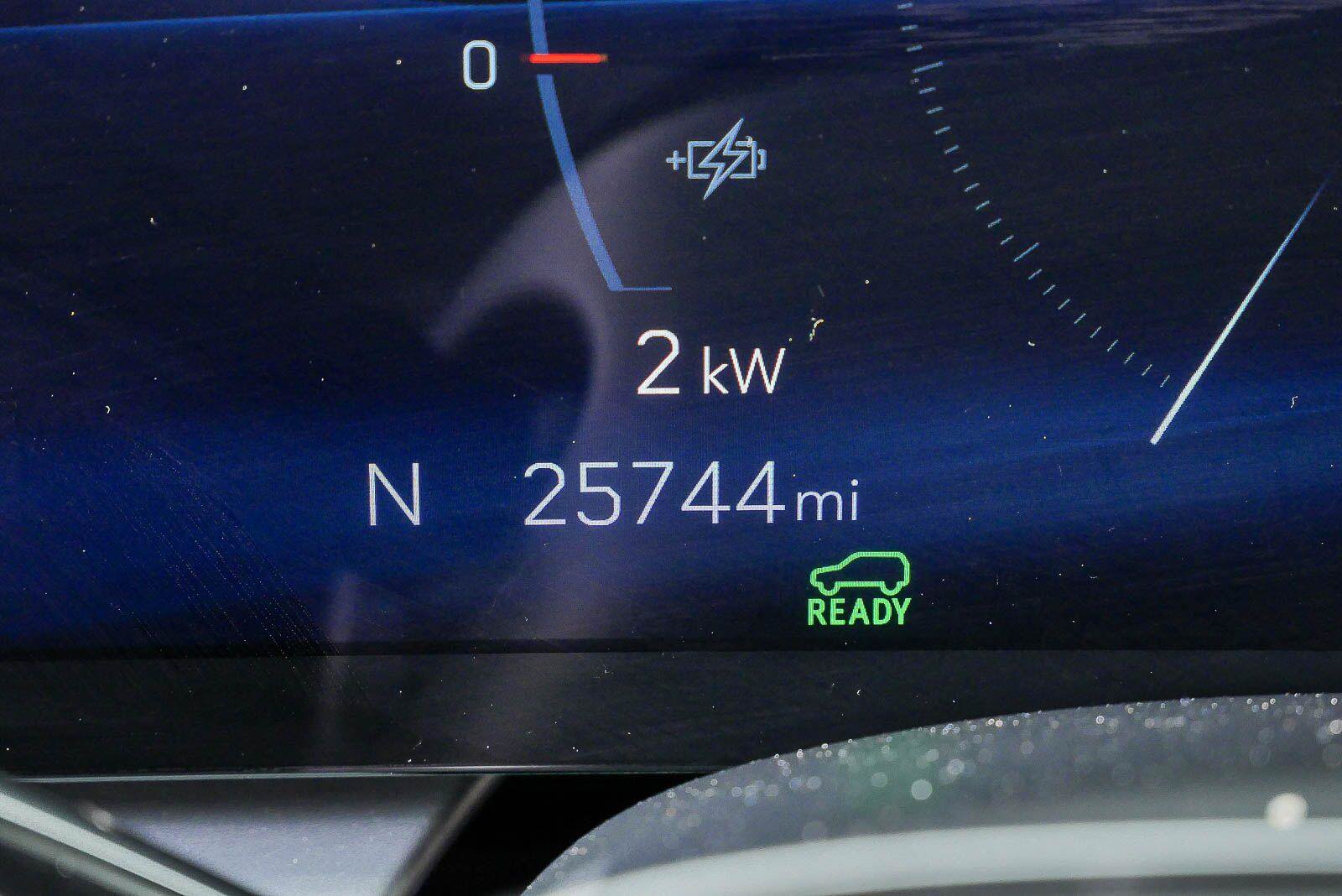 Used 2024 Cadillac Lyriq Luxury AWD/4WD image 11