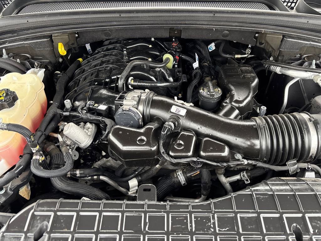 Used 2022 Jeep Grand Cherokee L Limited AWD/4WD image 13