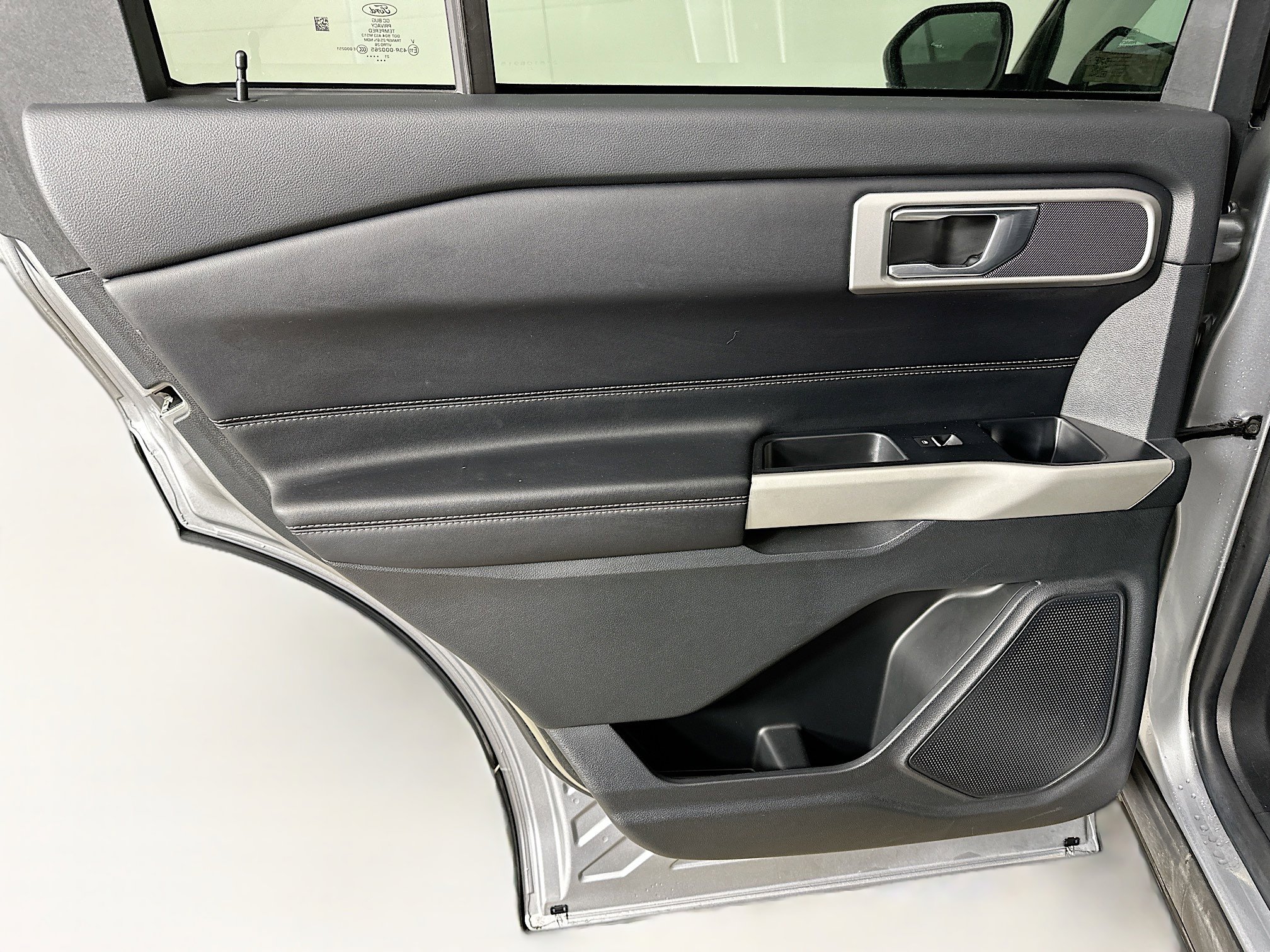 Used 2021 Ford Explorer XLT image 25