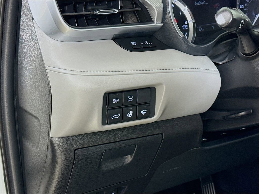 Certified 2020 Toyota Highlander Platinum AWD/4WD image 12