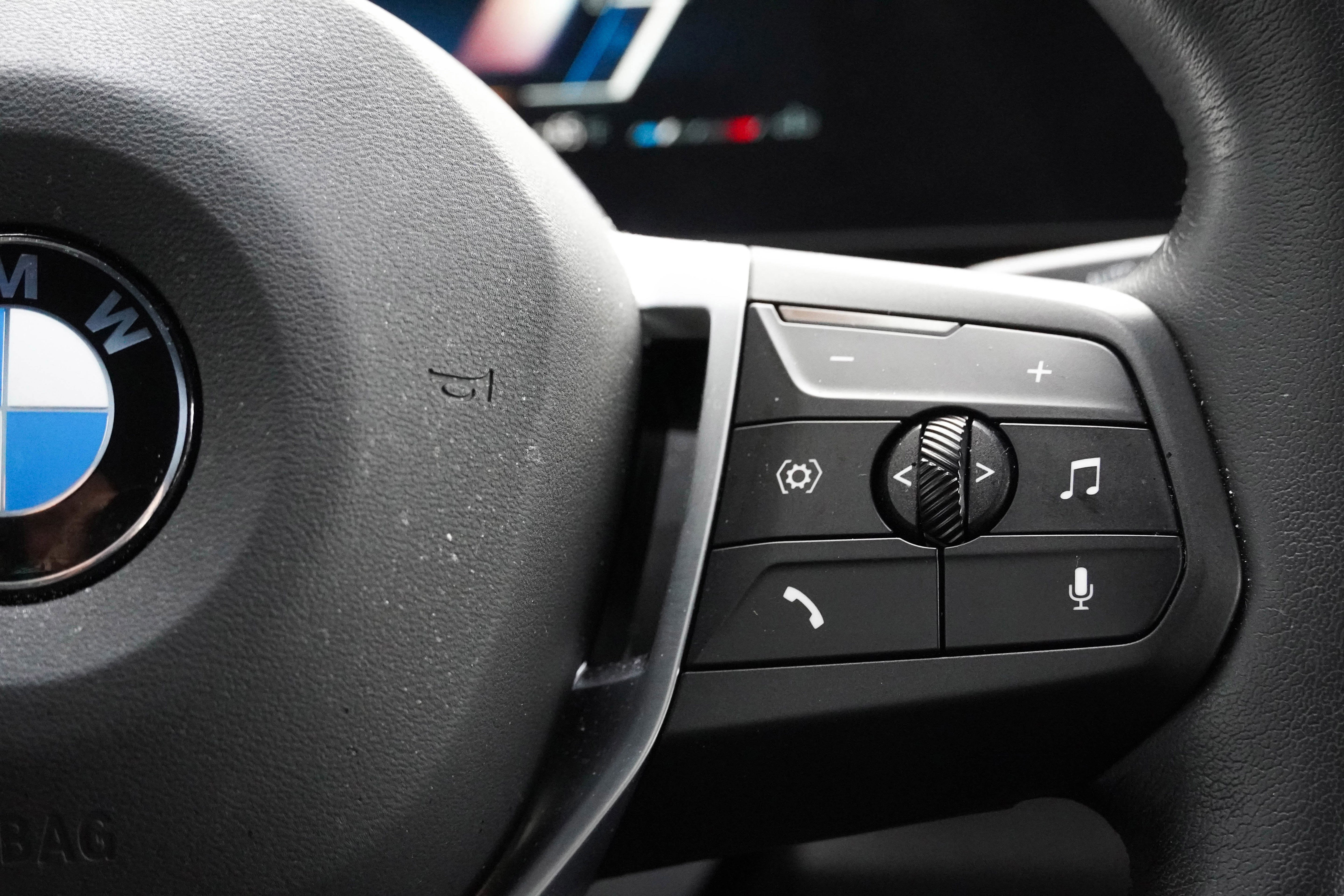 Certified 2025 BMW X2 xDrive28i image 22