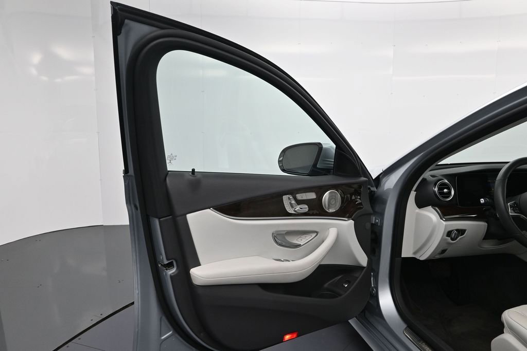 Used 2021 Mercedes-Benz E 350 4MATIC Sedan image 15