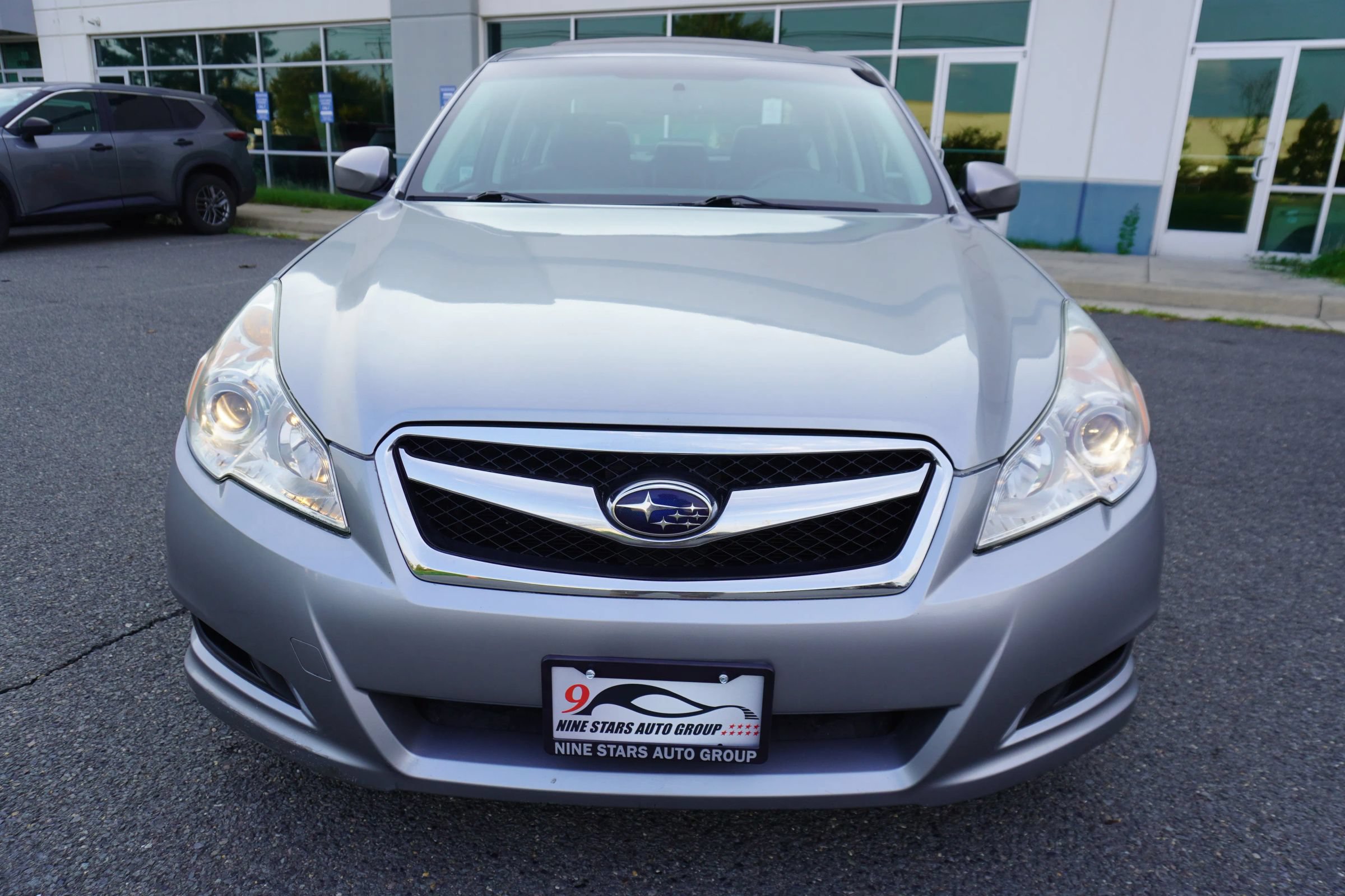 Used 2010 Subaru Legacy 2.5i Limited AWD/4WD image 2