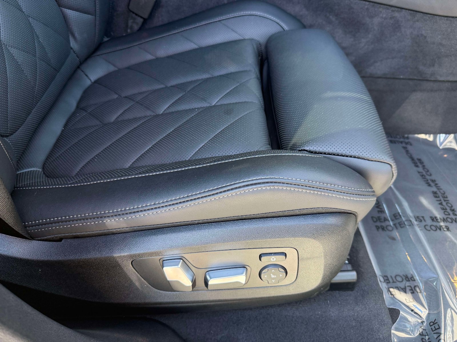 Used 2024 BMW X6 M60i AWD/4WD image 35