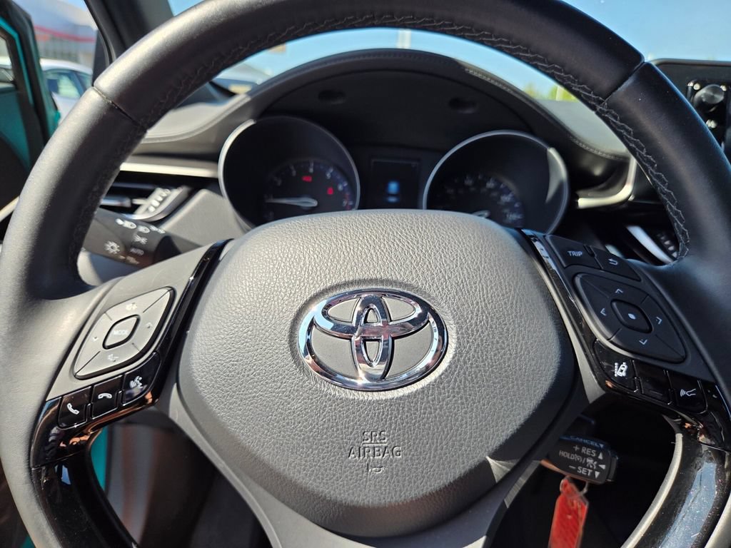 Used 2018 Toyota C-HR XLE FWD image 23