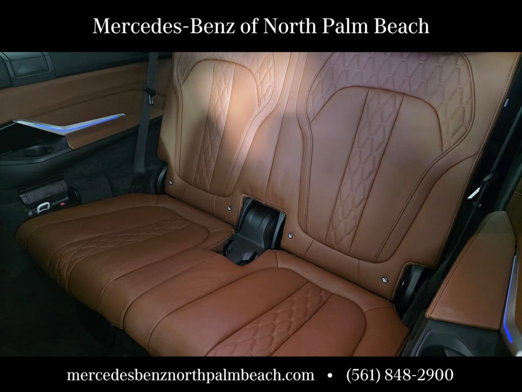 Used 2025 BMW ALPINA XB7 AWD/4WD image 17