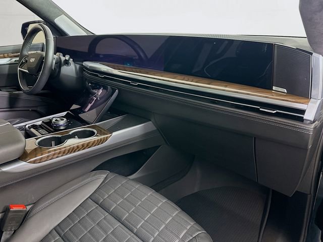 Certified 2025 Cadillac Escalade Sport Platinum w/ LPO, Floor Liner Package AWD/4WD image 31