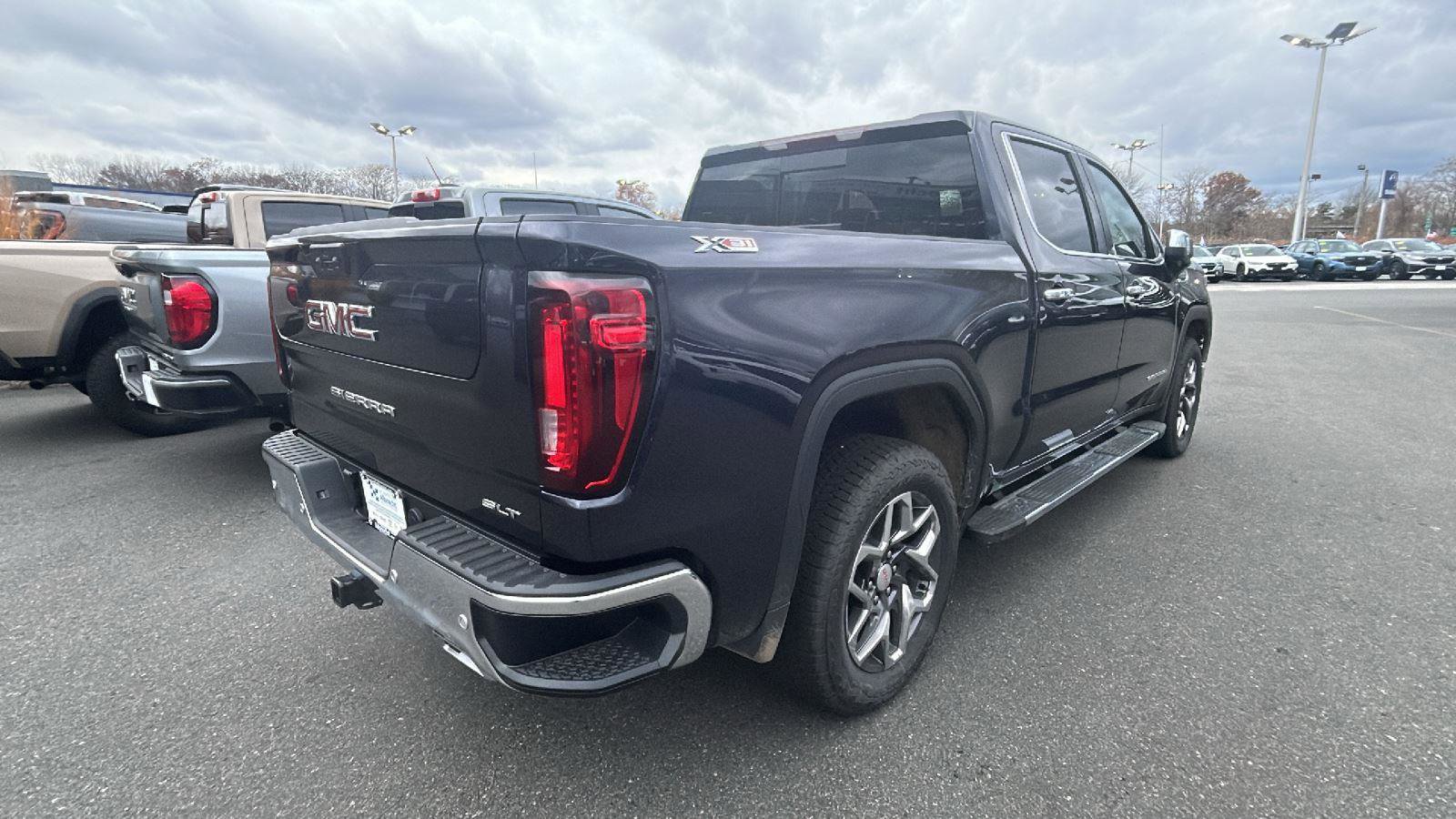 New 2026 GMC Sierra 1500 SLT w/ SLT Premium Plus Package image 9