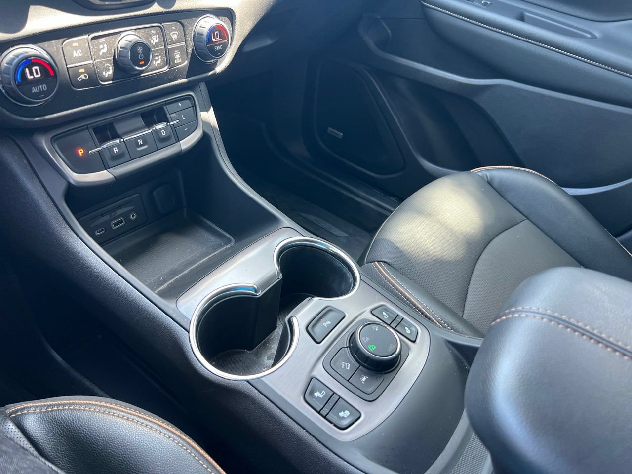 Certified 2024 GMC Terrain AT4 w/ Infotainment Package II AWD/4WD image 23