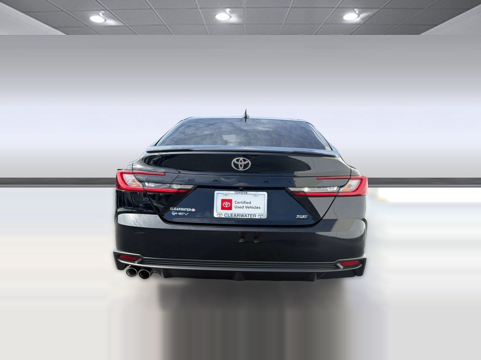 Used 2025 Toyota Camry SE FWD image 9