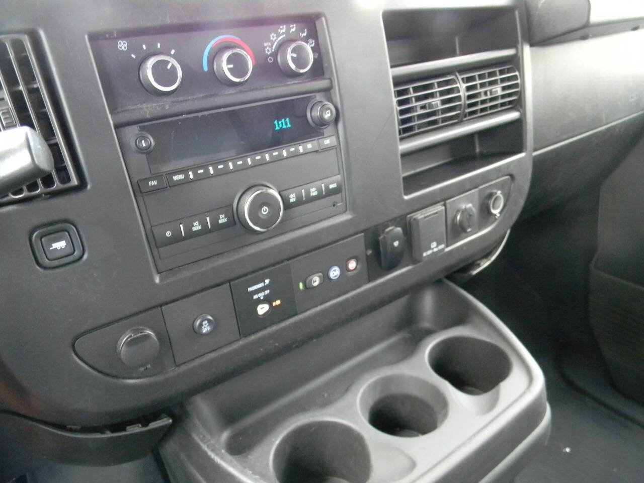 Used 2022 GMC Savana 3500 w/ Power Convenience Package RWD image 15