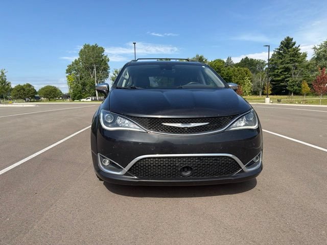 Used 2017 Chrysler Pacifica Limited FWD image 8