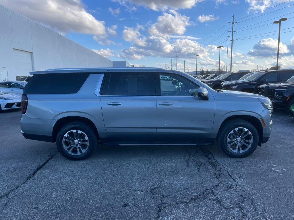 Used 2025 Chevrolet Suburban LS image 8