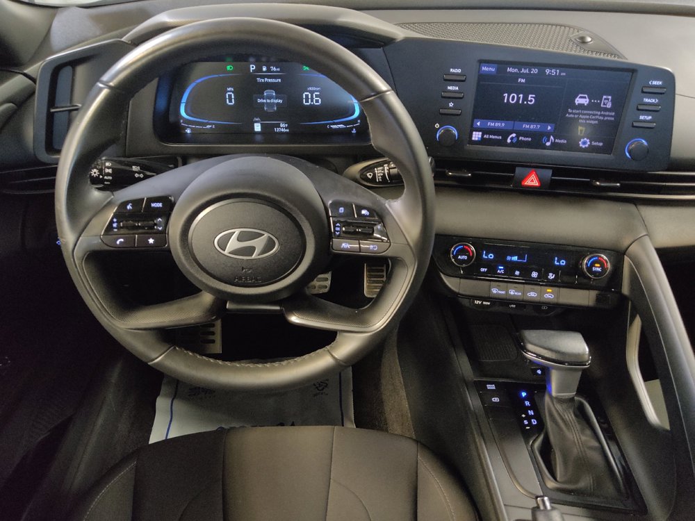 Used 2025 Hyundai Elantra Sport FWD image 22