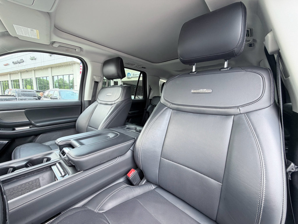 Used 2025 Ford Expedition Platinum AWD/4WD image 22