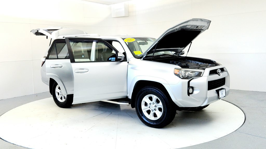 Certified 2017 Toyota 4Runner SR5 Premium AWD/4WD image 12