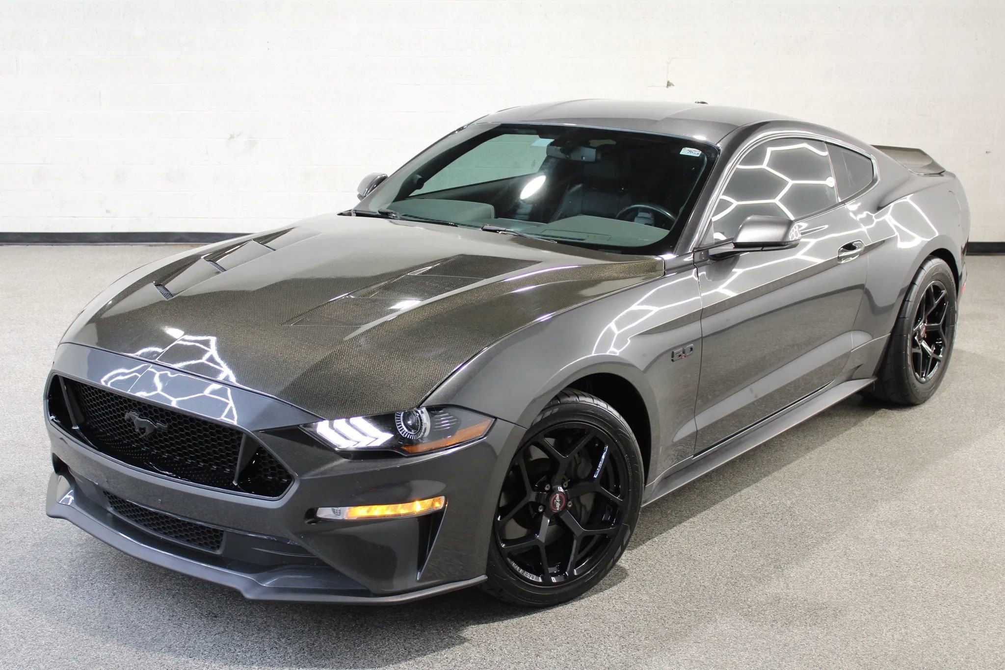 Used 2018 Ford Mustang GT Premium w/ Equipment Group 401A RWD image 1