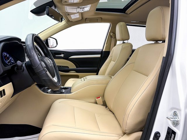 Used 2018 Toyota Highlander XLE image 18