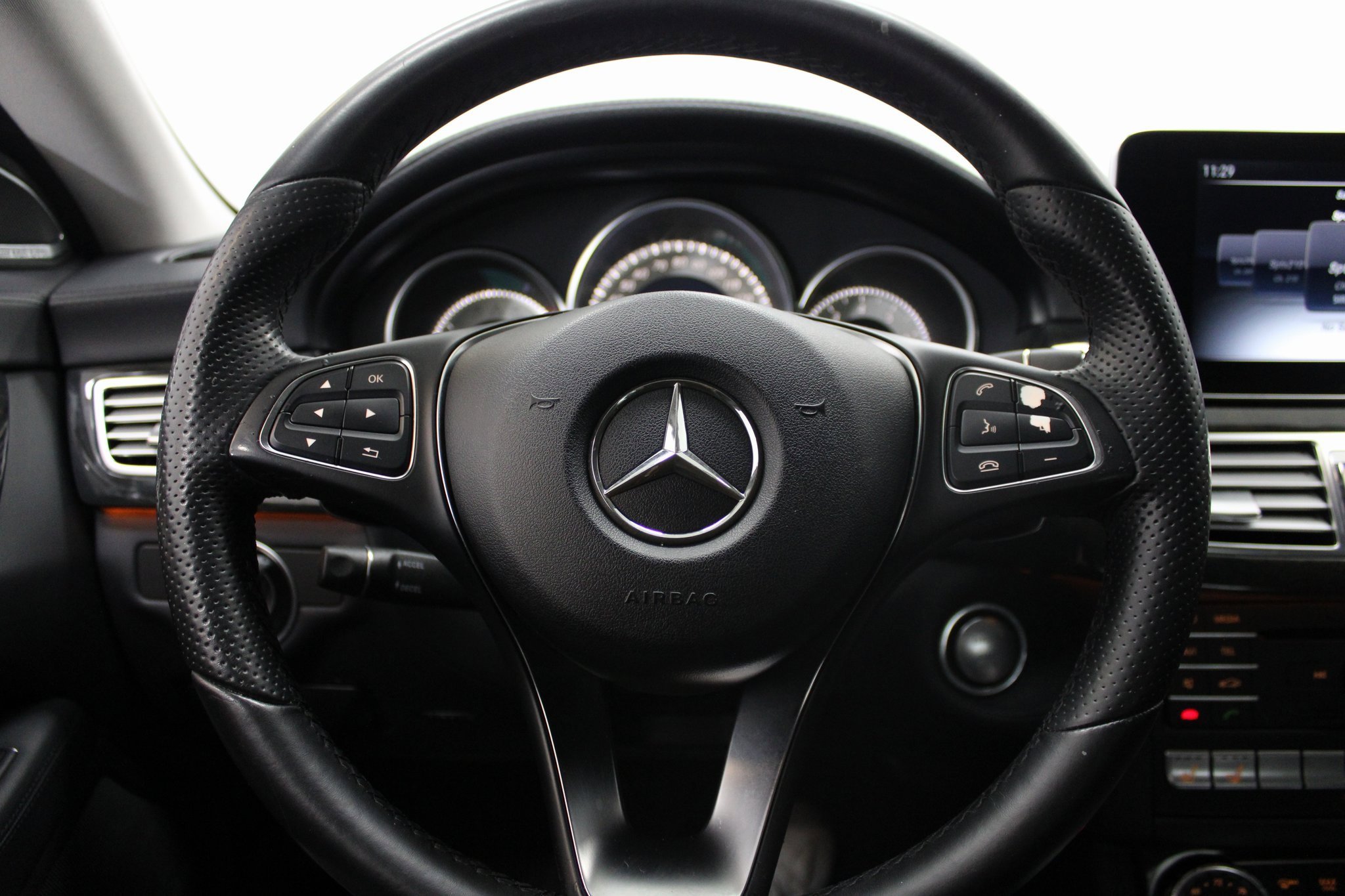 Used 2015 Mercedes-Benz CLS 400 image 32