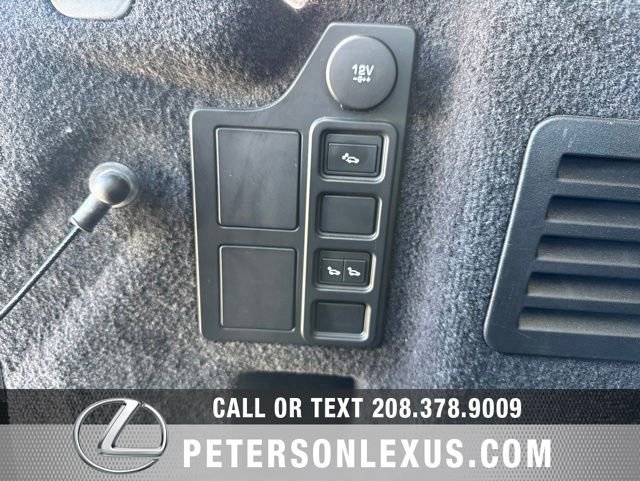Used 2020 Land Rover Discovery Landmark AWD/4WD image 23